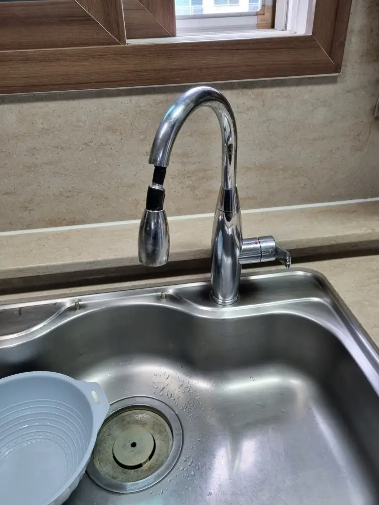 싱크대 수전 교체 시기와 선택 가이드 - 주방을 새롭게